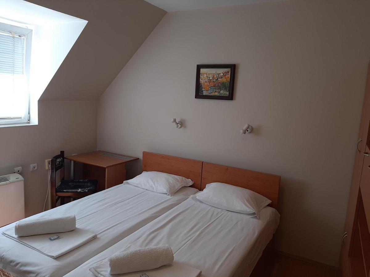 Guest House Diel Veliko Tărnovo Exteriör bild